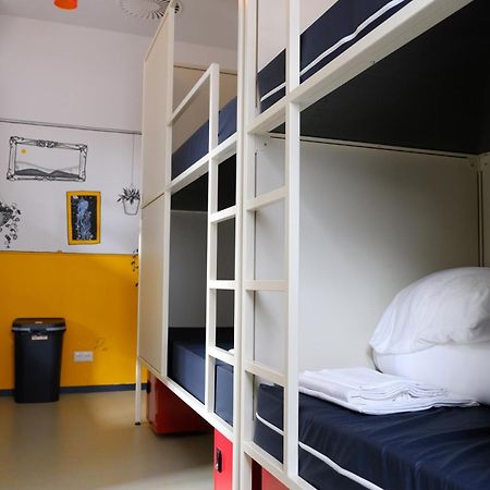 Hostel & Bar De Basis Zwolle  Zewnętrze zdjęcie