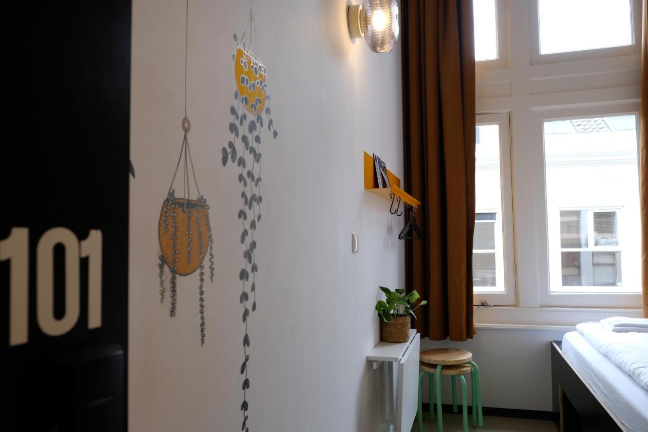 Hostel & Bar De Basis Zwolle  Zewnętrze zdjęcie