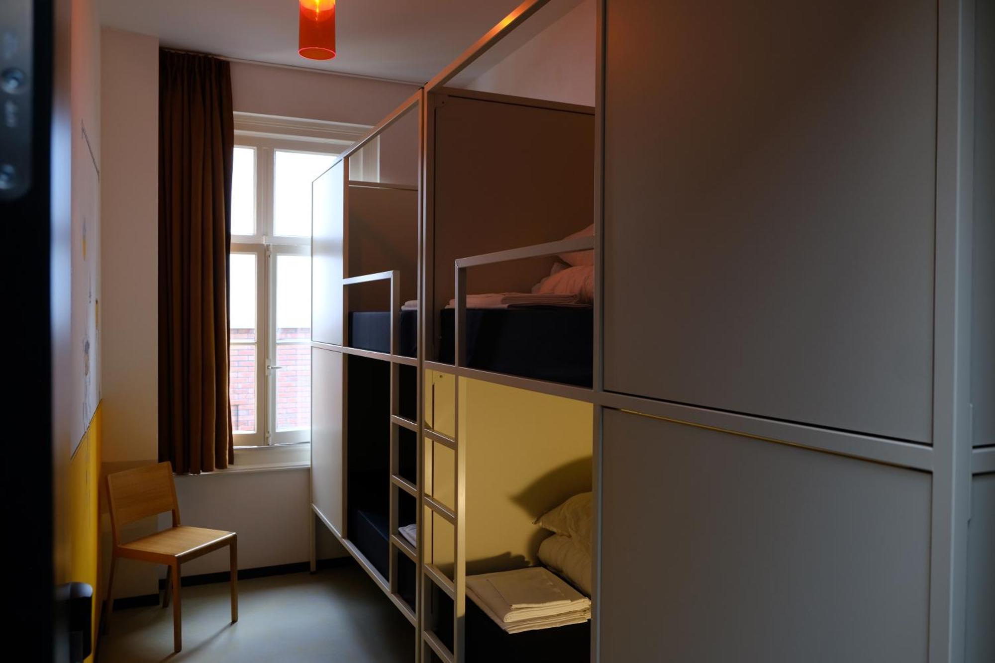 Hostel & Bar De Basis Zwolle  Zewnętrze zdjęcie