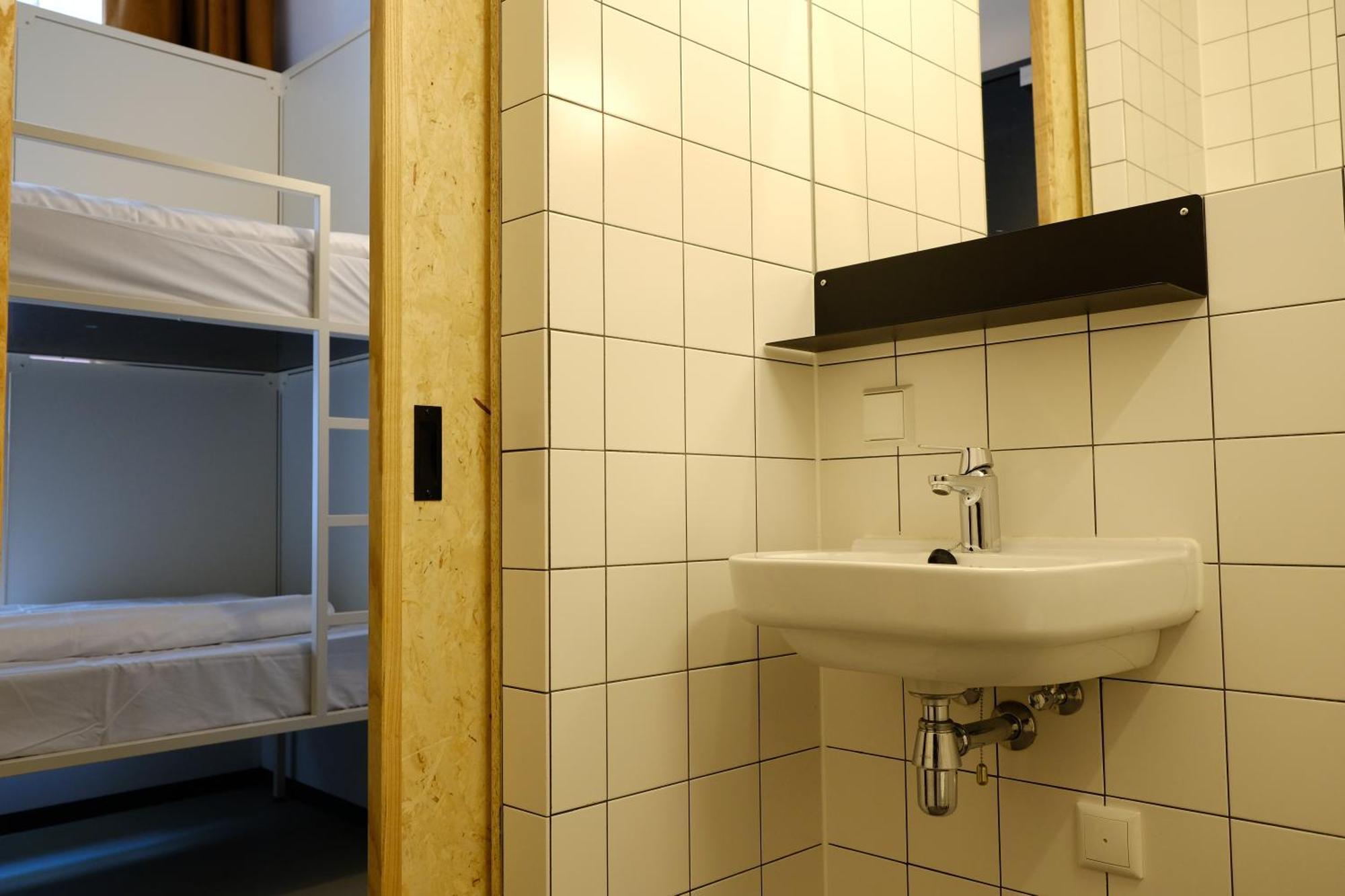 Hostel & Bar De Basis Zwolle  Zewnętrze zdjęcie