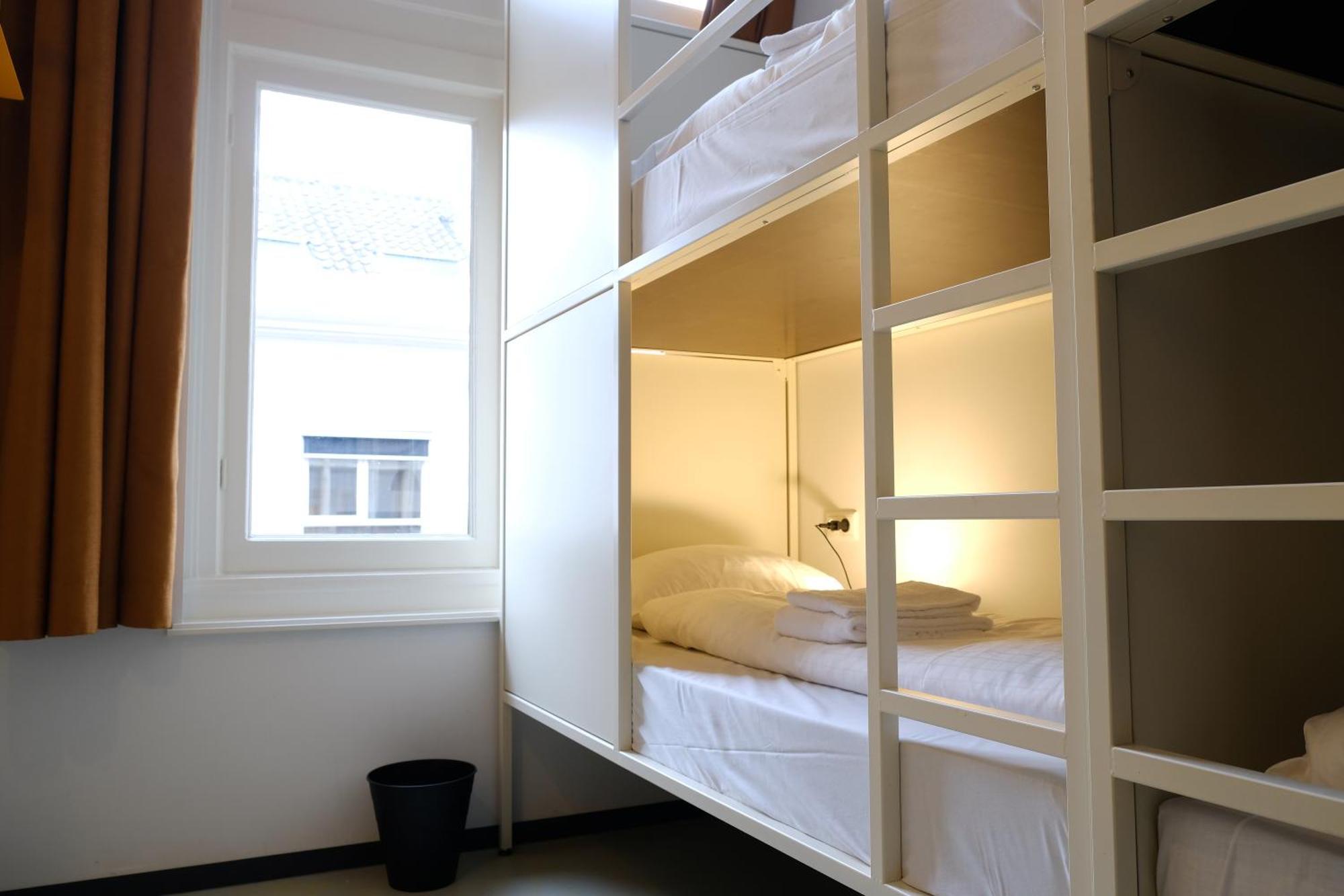 Hostel & Bar De Basis Zwolle  Zewnętrze zdjęcie