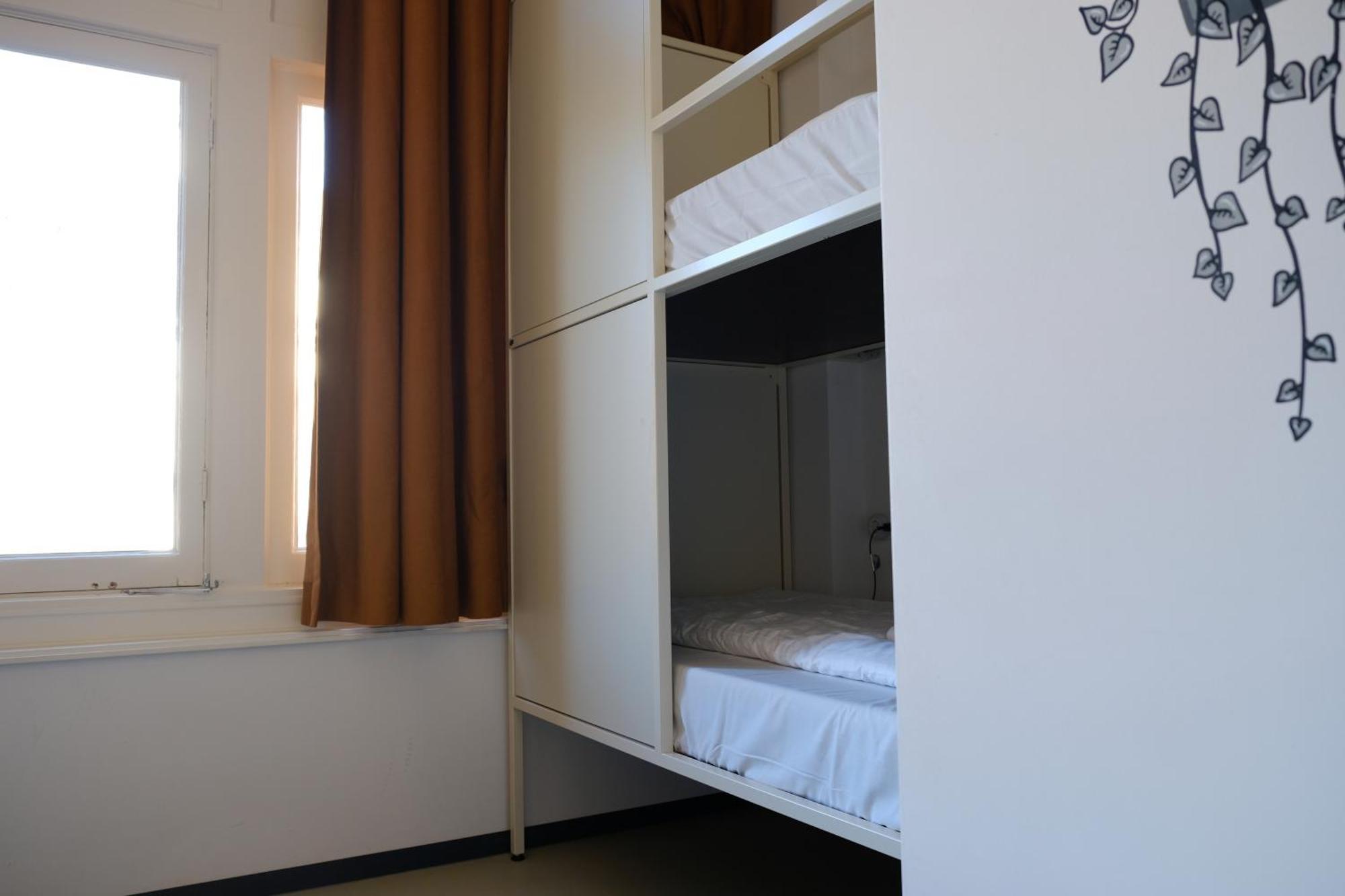 Hostel & Bar De Basis Zwolle  Zewnętrze zdjęcie