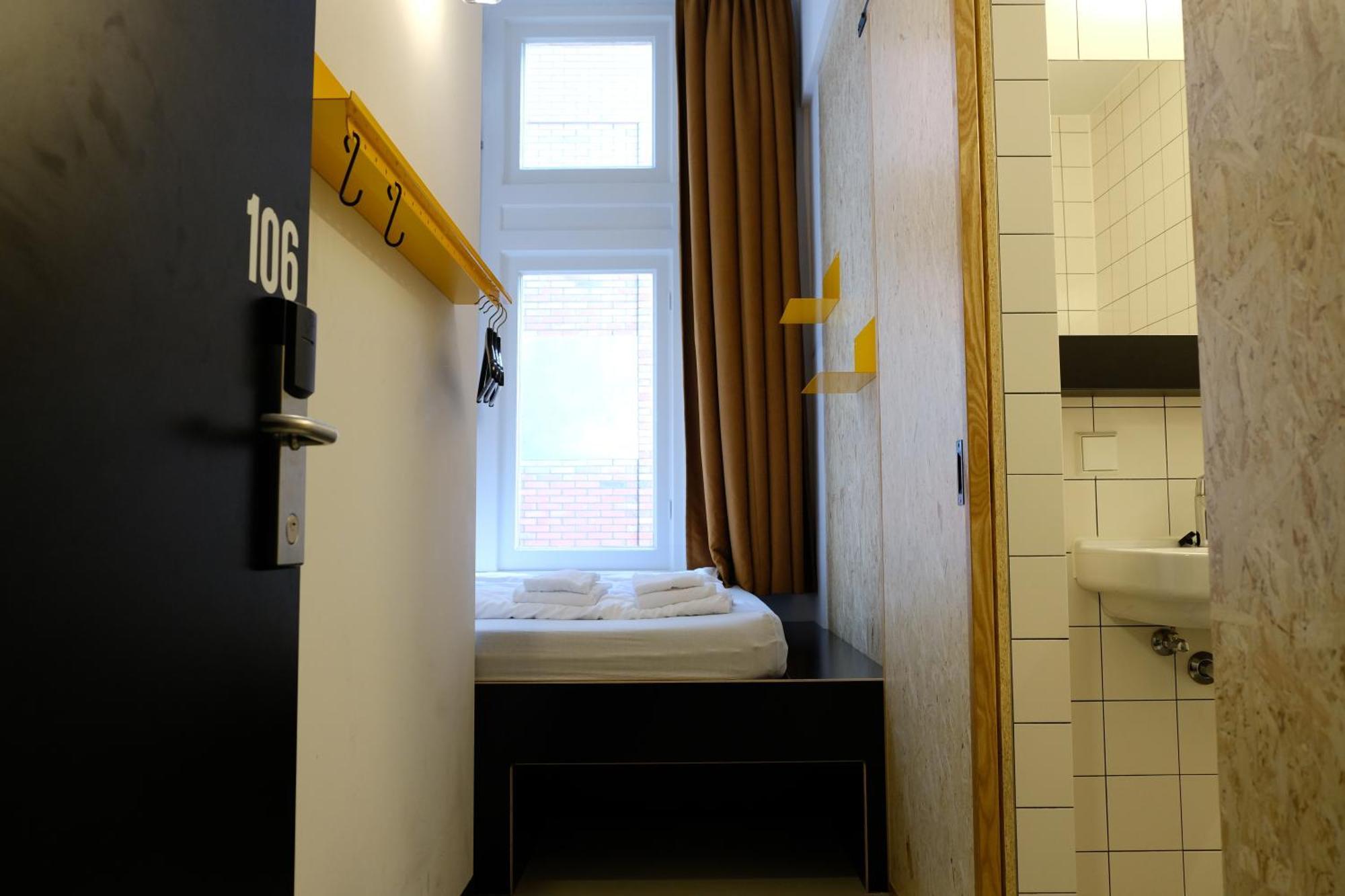 Hostel & Bar De Basis Zwolle  Zewnętrze zdjęcie
